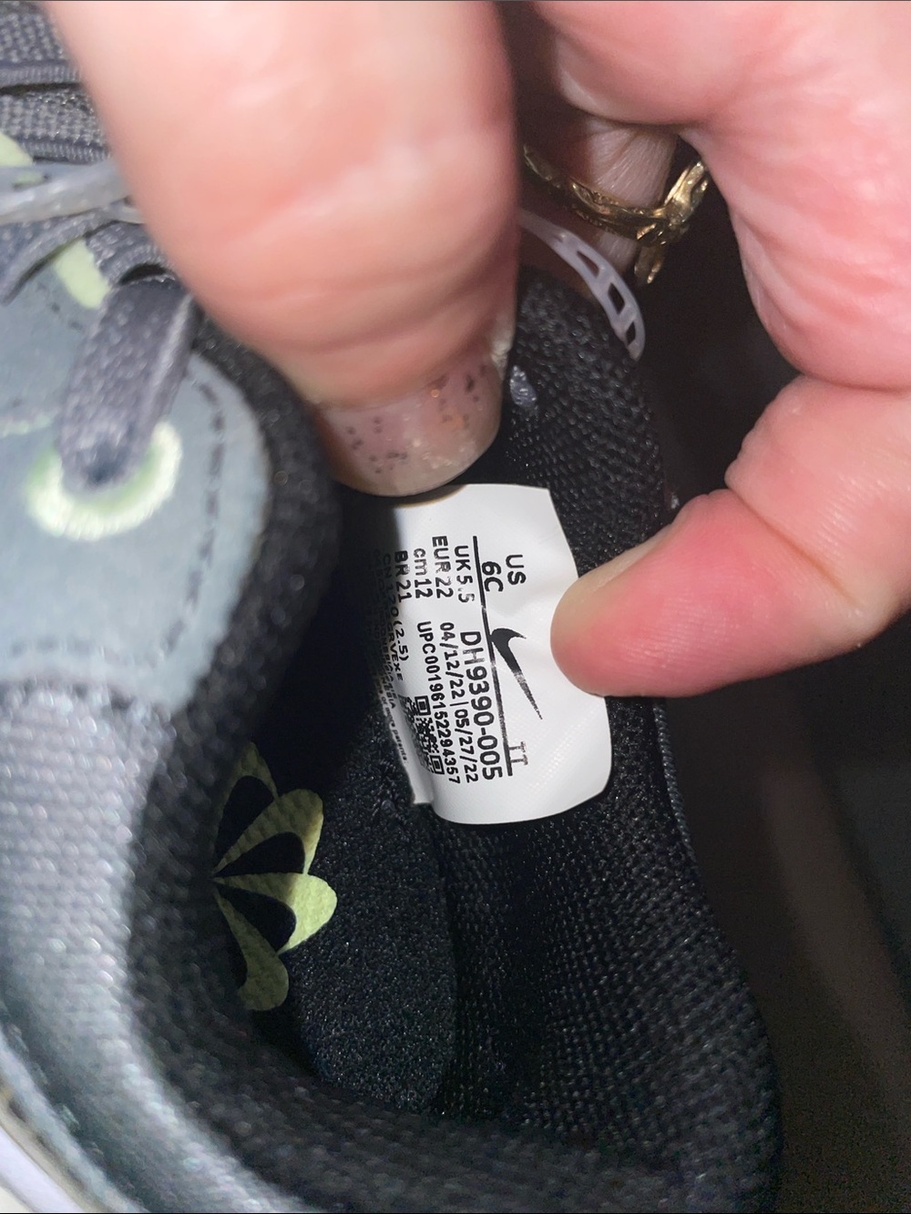 Nike Airmax Motif Kids Olive Gray and lime Low-Top Sneakers - Picture 6 of 6